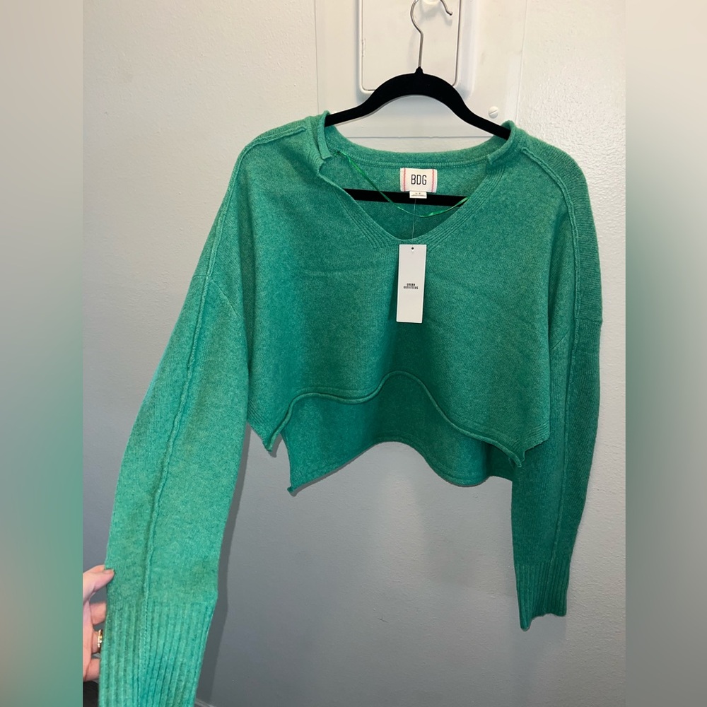 Urban Outfitters - BDG NWT. Cropped sweatshirt